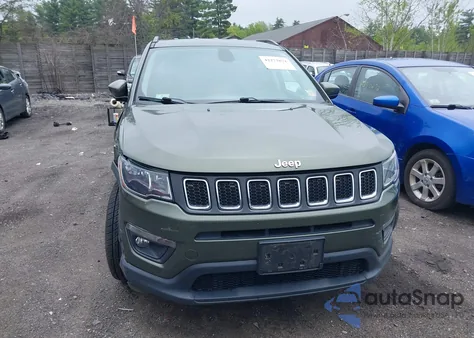 2019 Jeep Compass Latitude 4X4 из США, поврежденный, VIN 3C4NJDBB8KT828747
